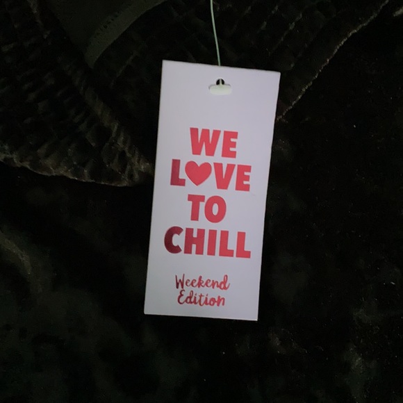 Black velvet tights with tags on - Picture 2 of 4